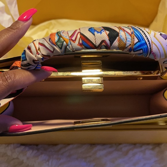 Fendi peekaboo purse size small - Picture 3 of 6